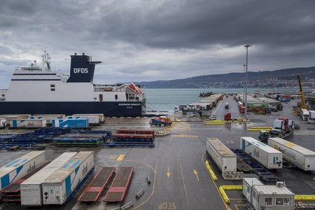 Dati di traffico del I semestre 2025: porto di Trieste volumi stabili (-0,21%) e Ro-Ro in aumento (+5,28%), Monfalcone in forte crescita sui traffici complessivi (+37,89%)