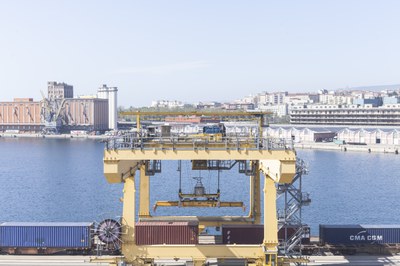 Porto di Trieste, primo trimestre 2025: traffici in tenuta nonostante il rallentamento europeo. Record storico container (+34,75%)